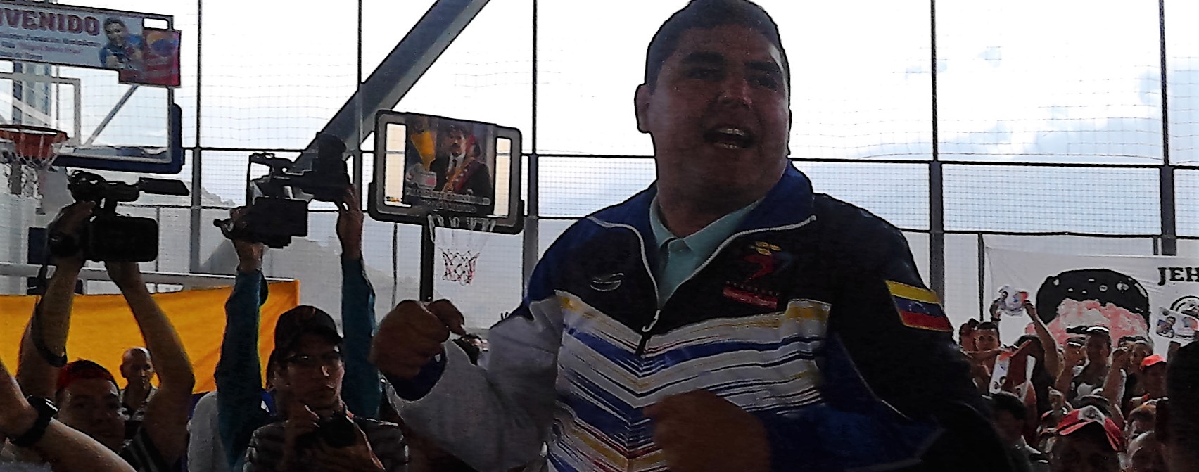 POR MERIDA ANDA UN TIPO: IGUALITO A CHAVEZ