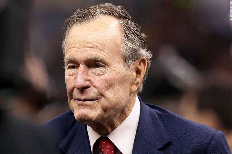 George H. Bush, fue el hijo de puta que ordenó la invasión a Panamá..