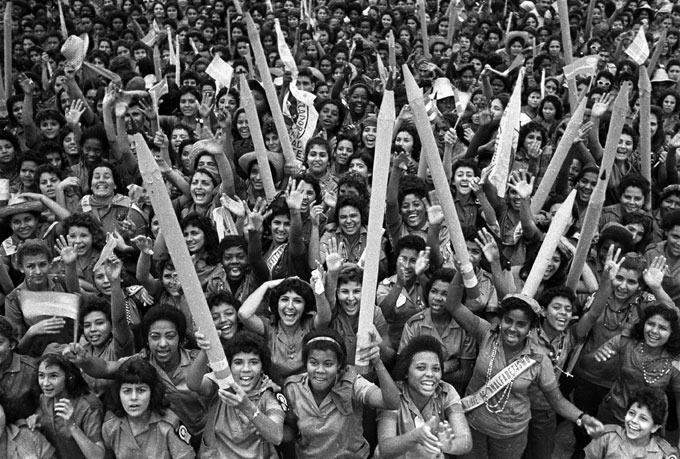 Hace 60 años, en Cuba se alfabetizó a todo el país... proeza que indignó profundamente a los gringos, y comenzó la guerra...