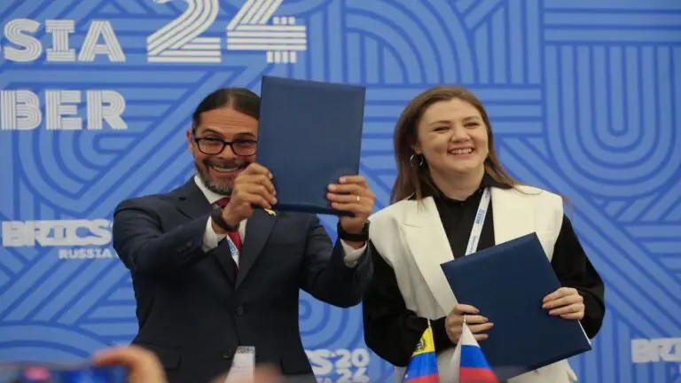De ahora en adelante nuestros contenidos por VTV podrán llegar sin filtros, sin intermediarios y sin sesgos uniéndonos a la plataforma internacional de comunicación rusa TV BRICS...