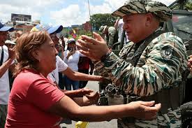 Vea a Diosdado Cabello en operativo 