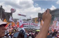 Exigen a Sheinbaum romper relaciones con Israel durante mensaje en el Zócalo...