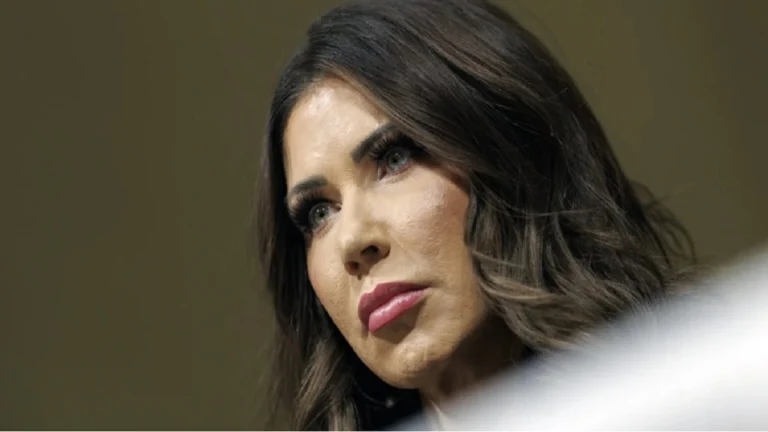 La reina de la coca, Kristi Noem, cada vez más odiada en EE UU...