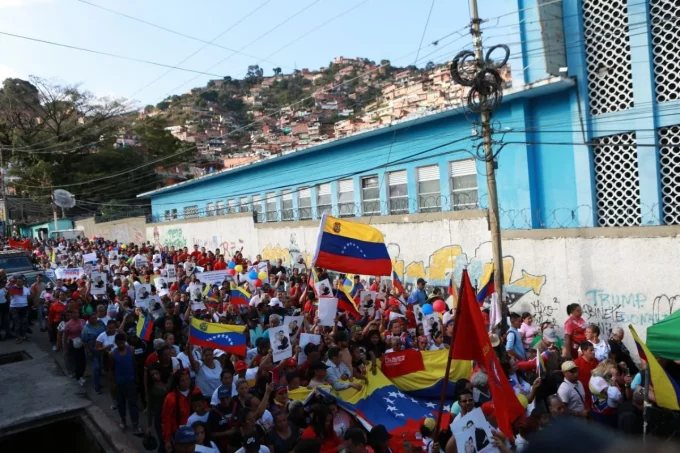 Multitudinaria marcha ayer en Caracas, en defensa de nuestra industria petrolera...