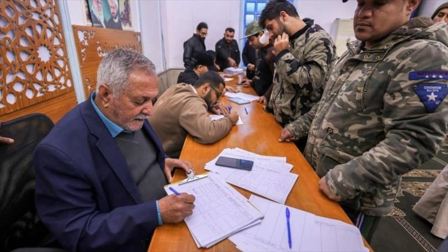 Miles de voluntarios iraquíes se alistan para apoyar a Irán contra EEUU...