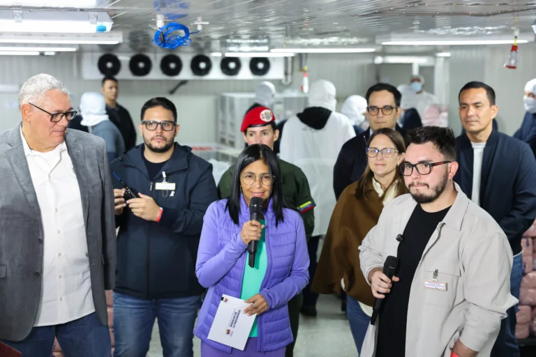 Presidenta (E) Delcy Rodríguez anuncia encuesta nacional para conocer opiniones y condiciones laborales...